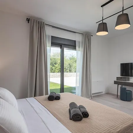New! Luxury Epic 2 - 50 M2 Heated Pool Juršići