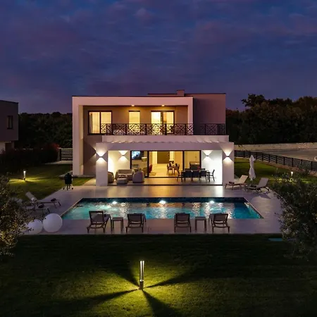 New! Luxury Lumina - 50 M2 Heated Pool * Juršići